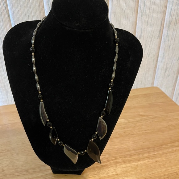 Jewelry - Beautiful artsy black and grey beaded necklace. Great condition.
